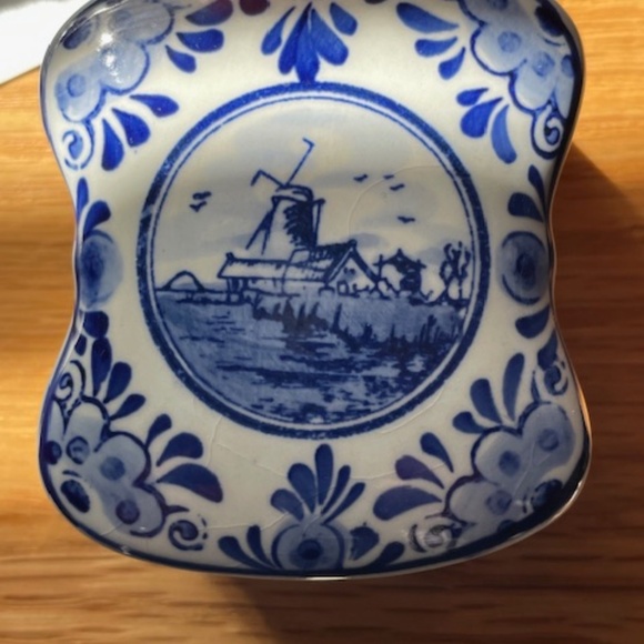 Delft Blue Trinket Box - Picture 6 of 6